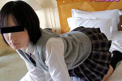 制服素人の割り切りバイト 〜制服コス娘を性玩具に仕立て上げ！〜 つるのゆう