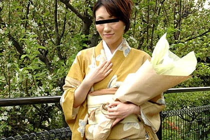 生け花を嗜む女 多岐川秀美