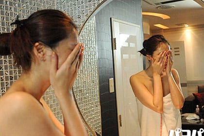 スッピン熟女 野外露出で全晒し 東山芳香