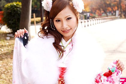 【初裏】Gカップ美爆乳美女が成人記念で中出し2連発！ 晴れ着が乱れてちゃって・・ 成美雪菜