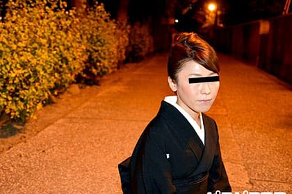 喪服姿のまま変態行為 野外で遊びたい夜 小野さおり