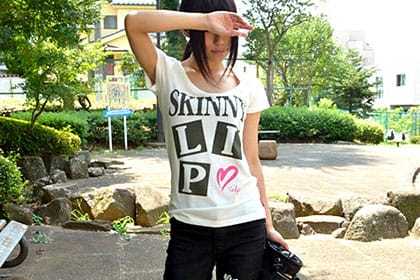 AV製作会社のAD修行 撮影予定なのに飛んじゃった素人娘の代役をさせてみた 吉瀬晴美