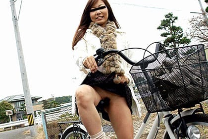 ママチャリ あの美人若妻と田舎道デート 美津屋麗子