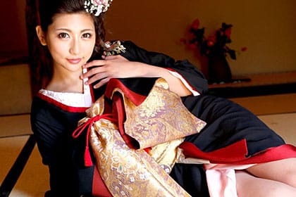 今年の漢字は潮を噴き出す肉ヒダの「輪」 白鳥ゆな