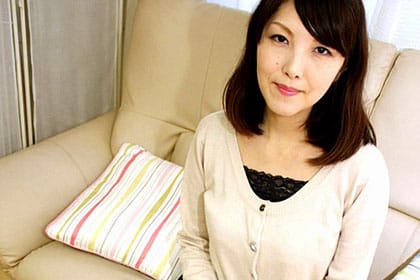 部屋に入った瞬間から濡れまくりの淫乱妻 湯浅恵実