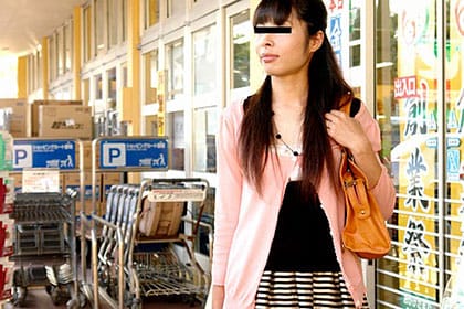 スーパー帰りの平凡な主婦をナンパしてガチハメ！ 満島成美