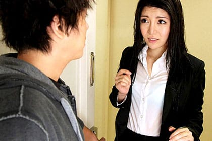 ビショ濡れセールス透け透け訪問 ゲリラ豪雨に見舞われて・・・ 伊織しずく