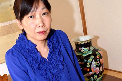 レジ打ちパートで働く潮吹き熟妻 比嘉誠子