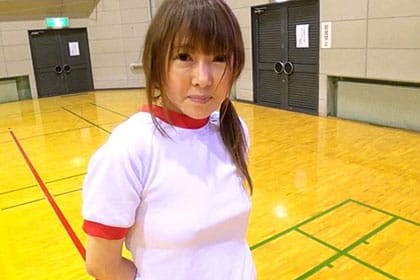 旦那の友達にママさんバレーのコーチをお願い ノーブラで誘う若奥様 山浦真理