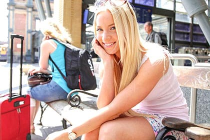 自信満々のブロンド美女をポルノスターにしてあげました