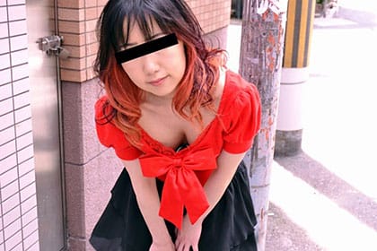 おばさんぽ 〜赤一色！ヤクマンみたいな熟女〜