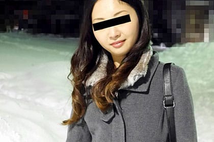 若妻の潤んだ瞳 〜何をされてもカメラ目線〜