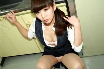 トイレに逝ってきます～会社でオナっちゃう淫乱OL～