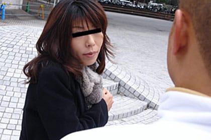 人妻 熟女 主婦を褒め殺し