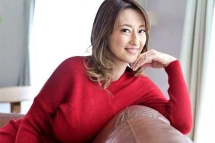 憧れの親友の母親とヤリまくった件 玲奈(吹石れな)