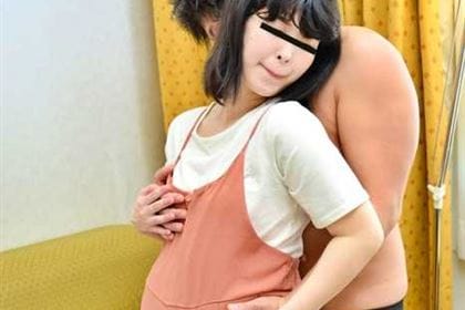 出産間近の妊婦をとことんヤりまくる 米田瞳