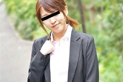 押しに弱い真面目で清楚な就活生に中出し面接 山田萌