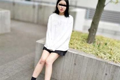 エッチが大好きで、トイレでも多目的経験があります 鈴宮ひかり