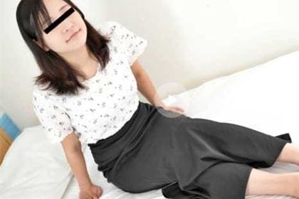 自分を変えたい！地味でおとなしそうな素人が初脱ぎ！ 浅野良子