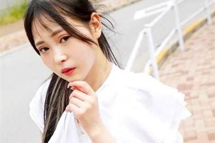 乳首の勃起度がヤバ過ぎるおしゃれな熟女 森本ひとみ