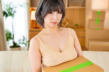 隣に越してきた巨乳人妻 夫は単身赴任中 折原ほのか(赤井美月)