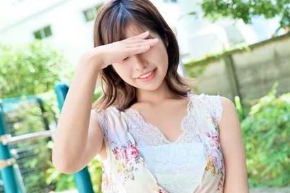 裸のスターになりたいGカップ爆乳の美女 上原聡美(さとみ)