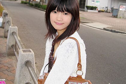 妹系素人におもいっきり中出し！ 素人あや